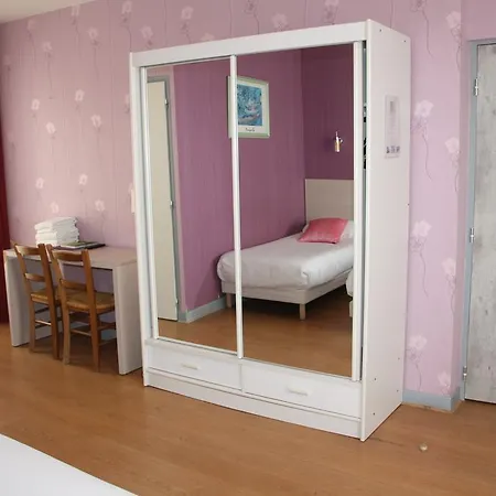 Republique Hotel