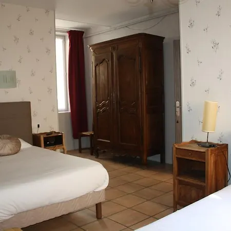 Hotel République 2*